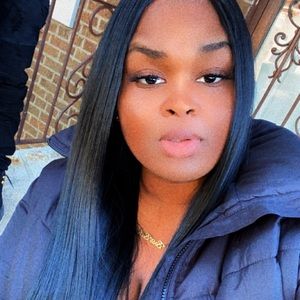 Meet your Posher, Mercedes